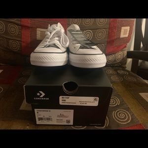 ‼️Brand new ‼️Women converse ‼️ Never worn ‼️